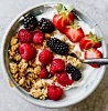 Bonsai granola with yoghurt